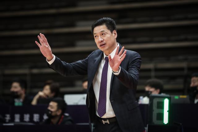 硬碰硬也能坚持到最后！李春江为上海打上独特烙印